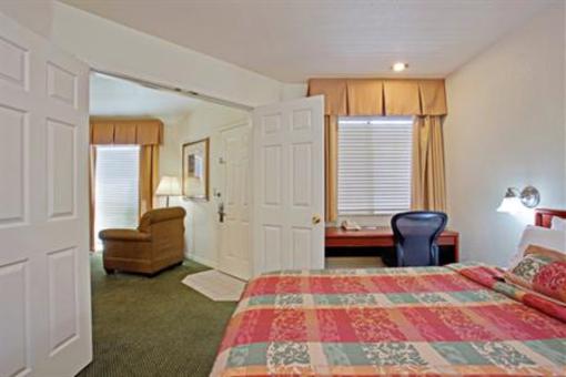 фото отеля Staybridge Suites Chatsworth