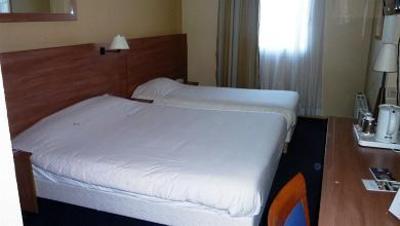 фото отеля Hotel Kyriad Mlv Torcy