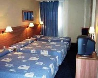 фото отеля Hotel Kyriad Mlv Torcy