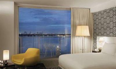 фото отеля Mondrian South Beach