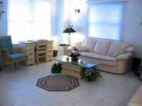 Canal Gulf Breeze Apartment