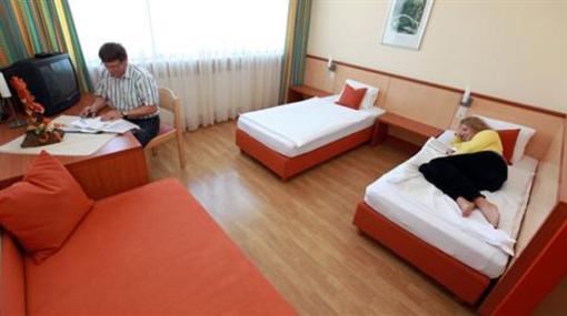 фото отеля Sport und Seminarhotel Hollabrunn