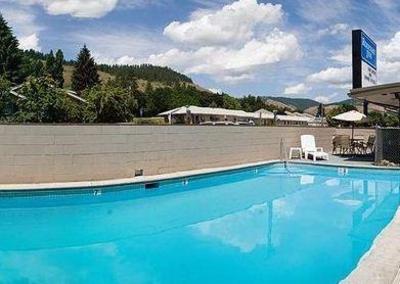 фото отеля Country Hearth Inn Sturgis