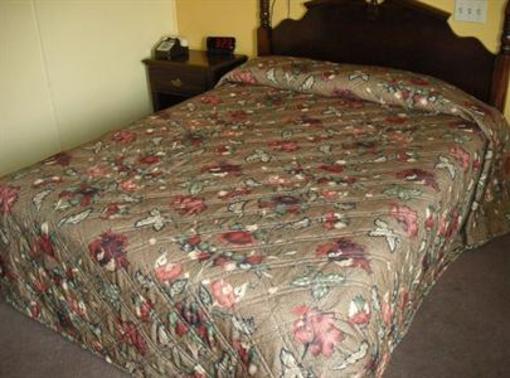 фото отеля Country Hearth Inn Sturgis