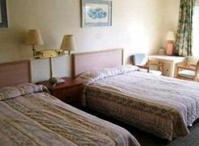 фото отеля Travel Inn of Lake Elsinore