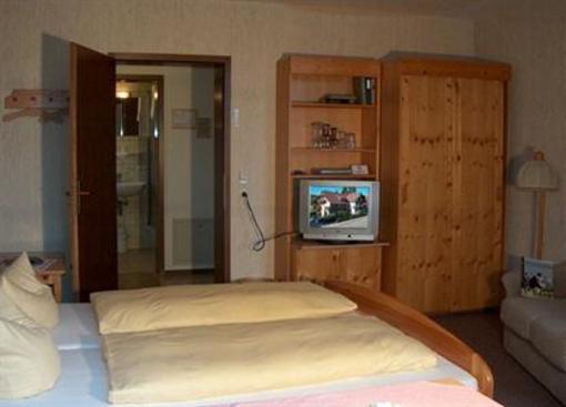 фото отеля Gastehaus Schoneck Garni