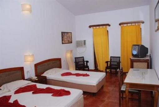 фото отеля Seabreeze Inn Calangute
