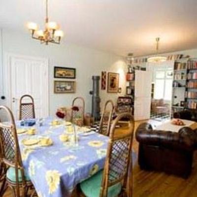фото отеля Vastra Station Hotell Bed & Breakfast
