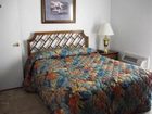 фото отеля Whaler Inn Beach Club