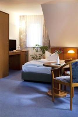 фото отеля Hotel And Restaurant Gartenstadt Erfurt