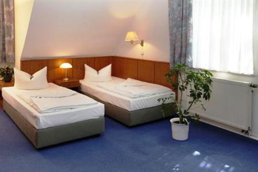 фото отеля Hotel And Restaurant Gartenstadt Erfurt