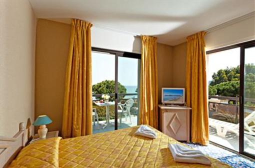 фото отеля Hotel Bellevue Cavalaire-sur-Mer
