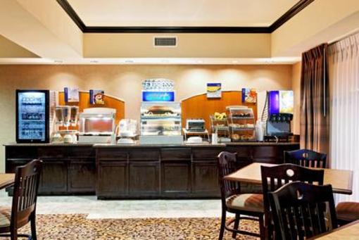 фото отеля Holiday Inn Express Hotel & Suites Ozona
