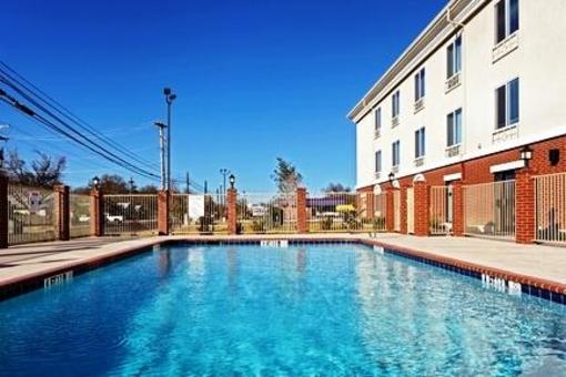 фото отеля Holiday Inn Express Hotel & Suites Ozona
