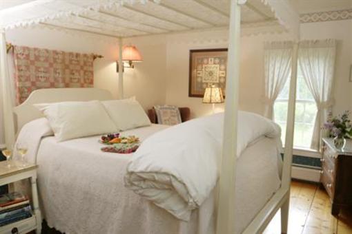 фото отеля The Inn At The Round Barn Farm