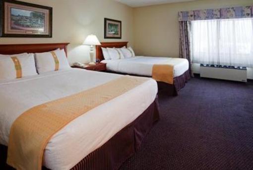 фото отеля Holiday Inn Hotel & Suites St. Cloud