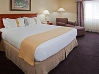 Holiday Inn Hotel & Suites St. Cloud
