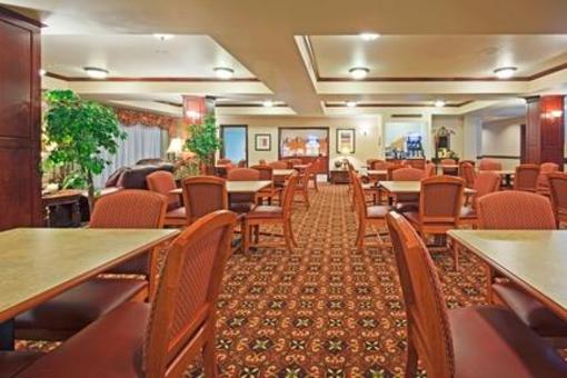 фото отеля Holiday Inn Express Hotel & Suites Wausau
