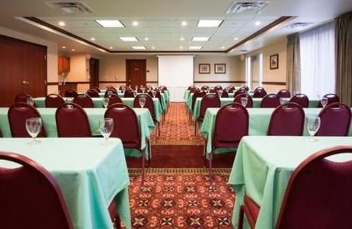 фото отеля Holiday Inn Express Hotel & Suites Wausau