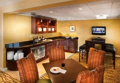 фото отеля Hotel Fort Wayne