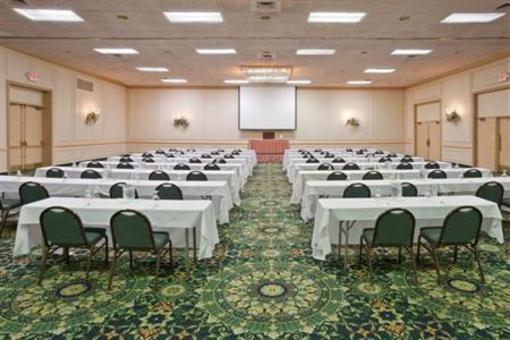 фото отеля Holiday Inn Cleveland -West