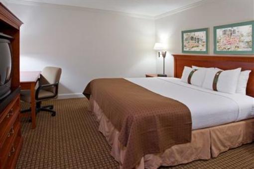 фото отеля Holiday Inn Cleveland -West