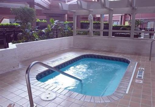фото отеля Holiday Inn Cleveland -West