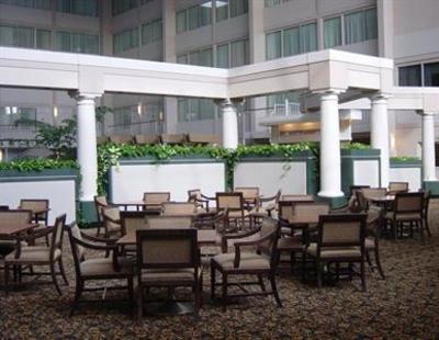 фото отеля Holiday Inn Cleveland -West