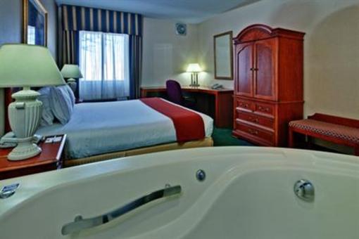фото отеля Holiday Inn Express Warren