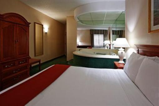 фото отеля Holiday Inn Express Warren