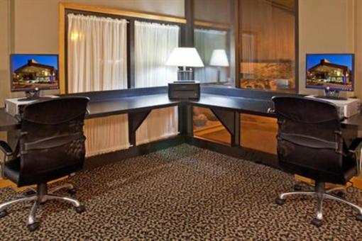 фото отеля Holiday Inn Express Warren