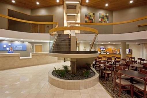 фото отеля Holiday Inn Express Warren