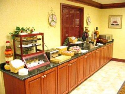 фото отеля BEST WESTERN Strawberry Inn & Suites