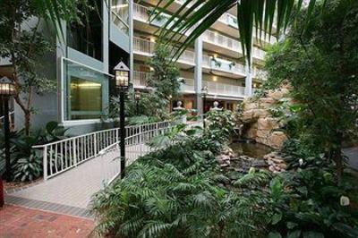 фото отеля Embassy Suites Hotel Pittsburgh - International Airport