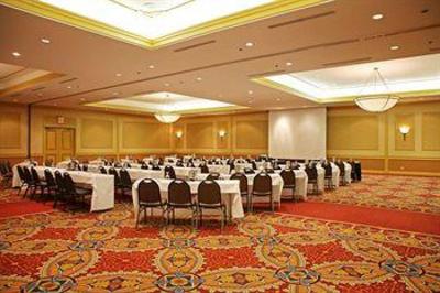 фото отеля Embassy Suites Hotel Pittsburgh - International Airport