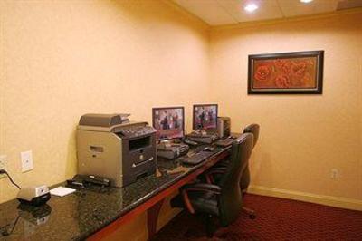 фото отеля Embassy Suites Hotel Pittsburgh - International Airport