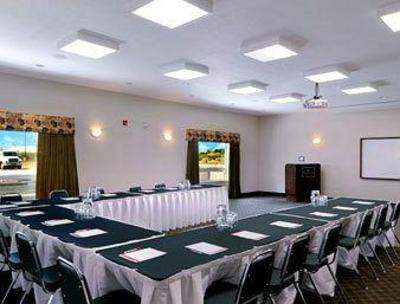 фото отеля Ramada Wainwright