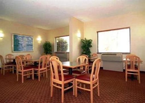 фото отеля Clarion Inn Lake Norman
