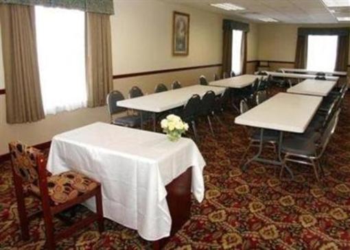 фото отеля Quality Inn & Suites Zephyrhills