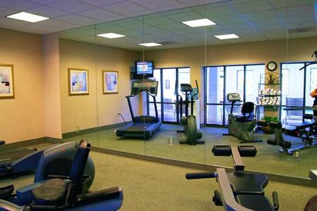 фото отеля Hampton Inn Boston - Logan Airport