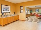 фото отеля Hampton Inn Boston - Logan Airport