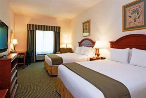 фото отеля Holiday Inn Express Hotel & Suites Emporia (Virginia)