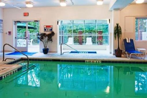 фото отеля Holiday Inn Express Hotel & Suites Emporia (Virginia)