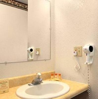 фото отеля Deluxe Inn Nebraska City