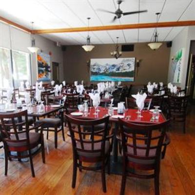 фото отеля Tonquin Inn