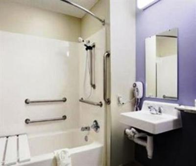 фото отеля Econo Lodge Inn & Suites Shallotte
