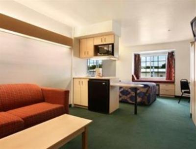 фото отеля Econo Lodge Inn & Suites Shallotte