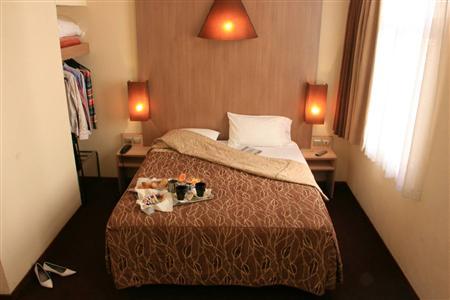 фото отеля Hotel Carre Vieux Port Marseille