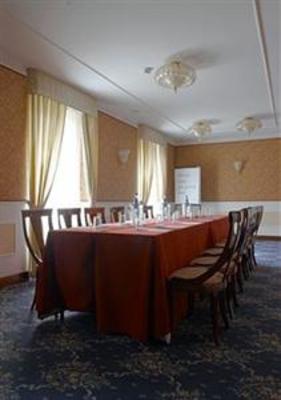 фото отеля NH Plaza