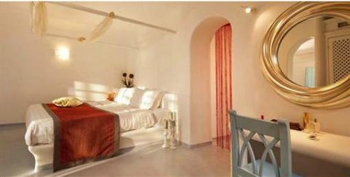 фото отеля Absolute Bliss Imerovigli Suites